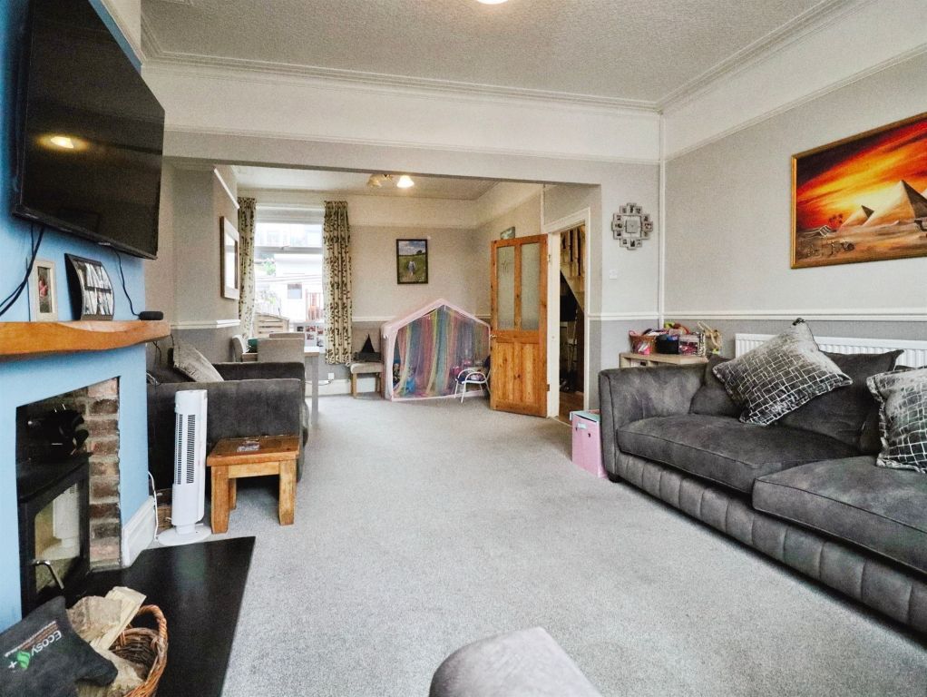 Property photo 3 of 17