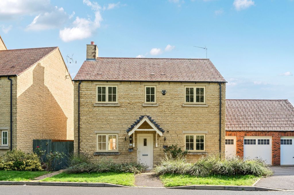 Property photo 1 of 10 Front