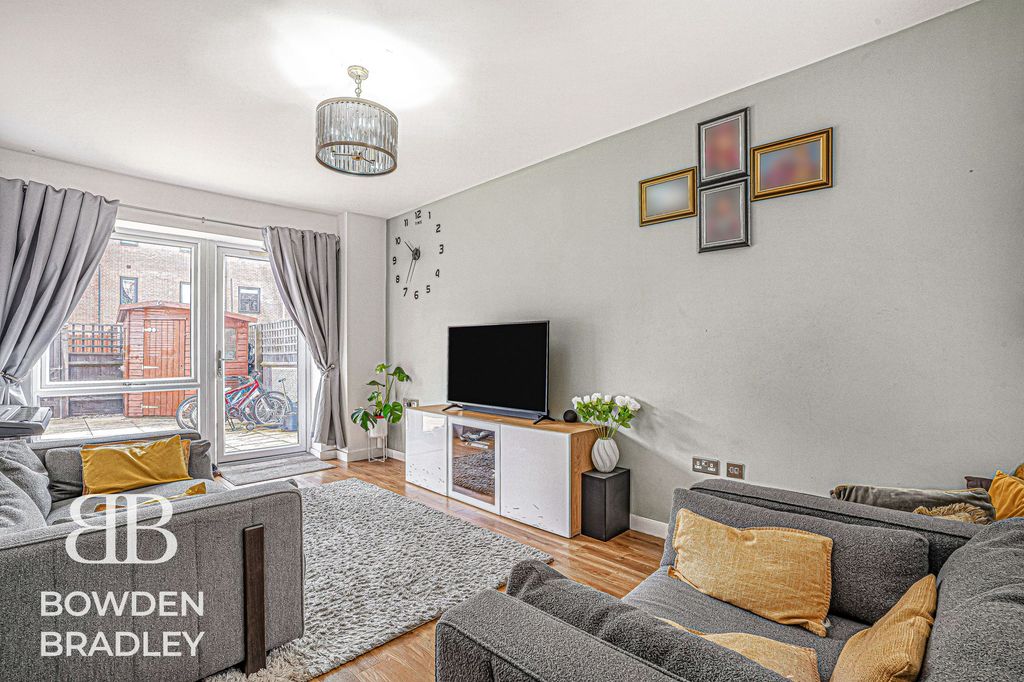 Property photo 2 of 21