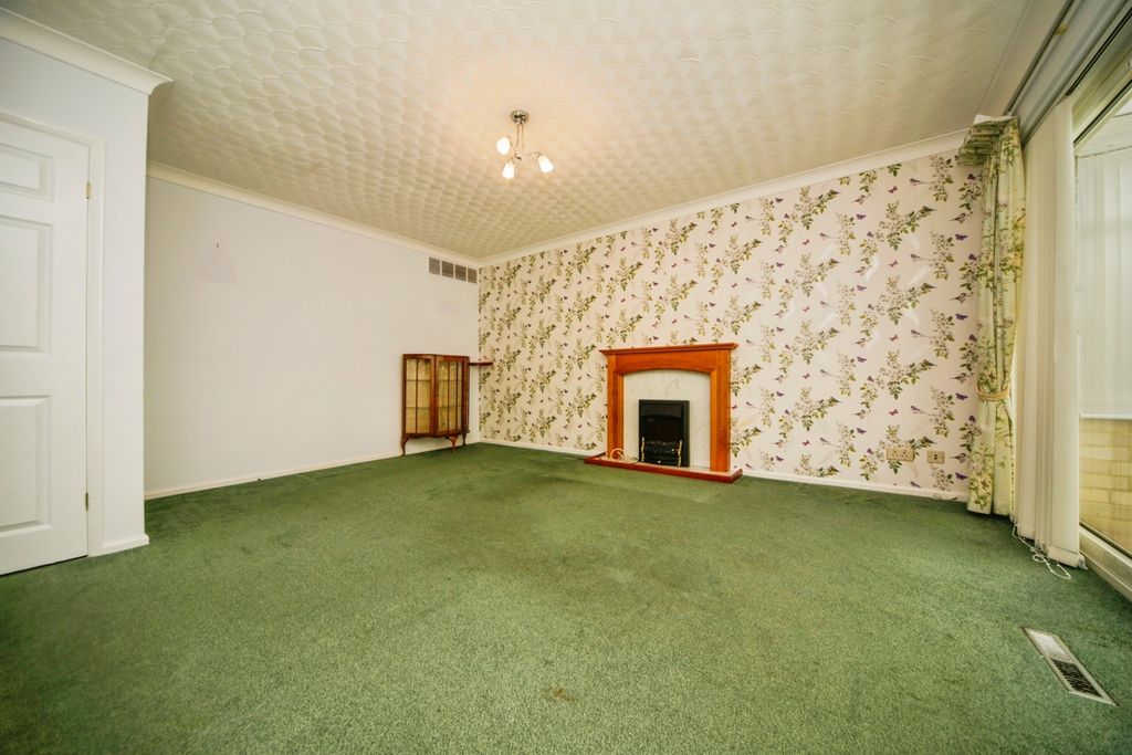 Property photo 3 of 17 Pbox-Img.Jpg