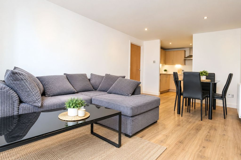 Property photo 2 of 6