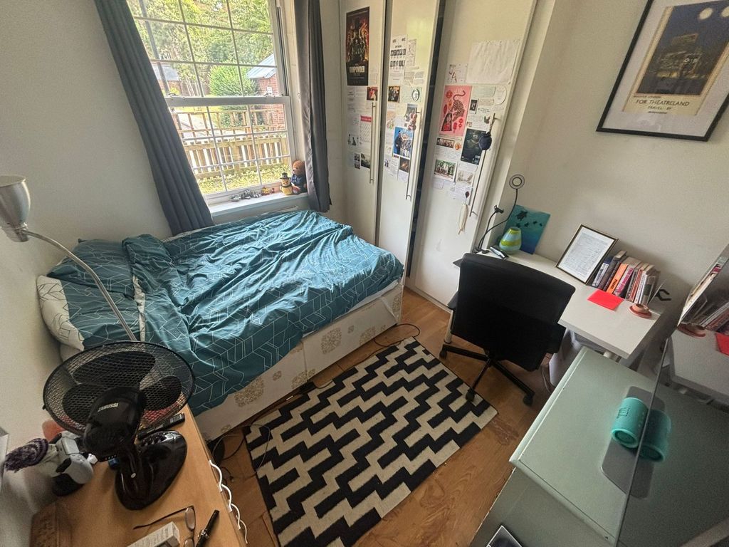 Property photo 1 of 4