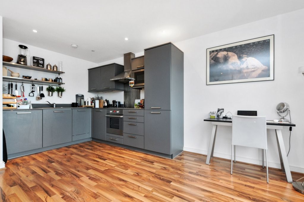 Property photo 3 of 8 Reception & Kitchen