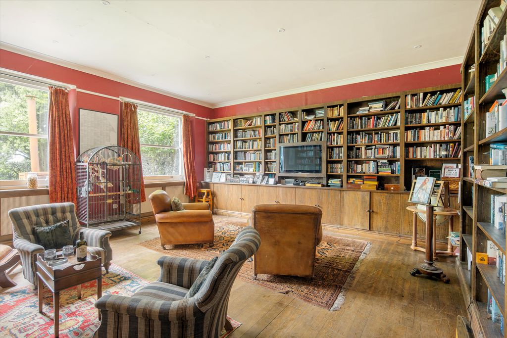Property photo 2 of 18 Image