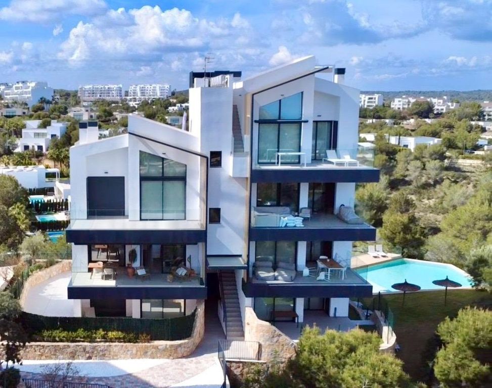 Property photo 1 of 40