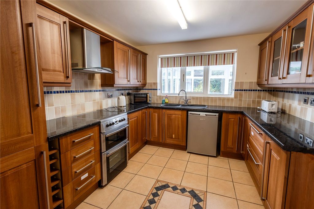Property photo 2 of 29 Picture No. 39