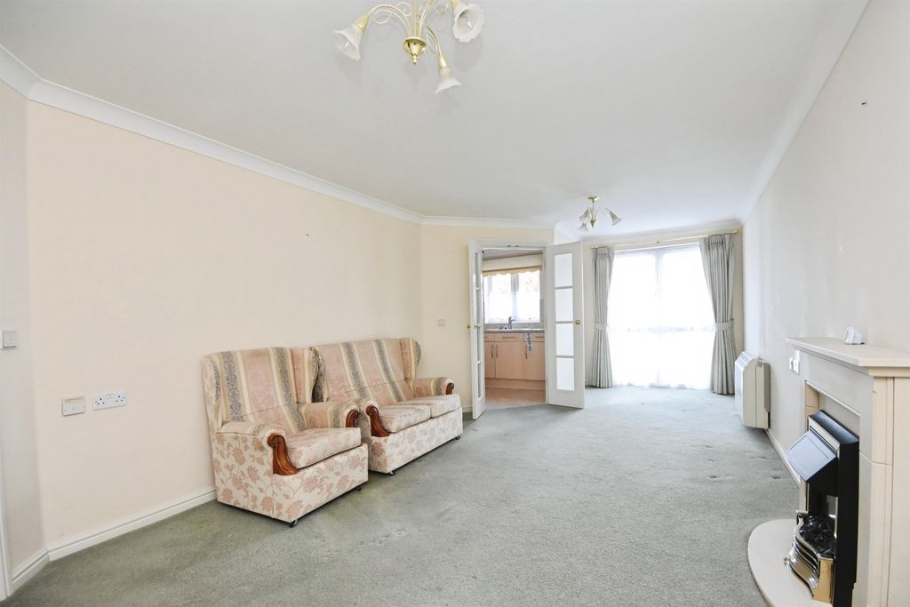 Property photo 3 of 17