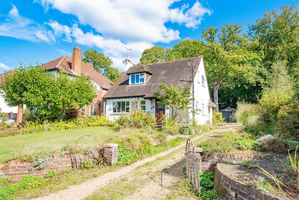 Property photo 1 of 19 Front