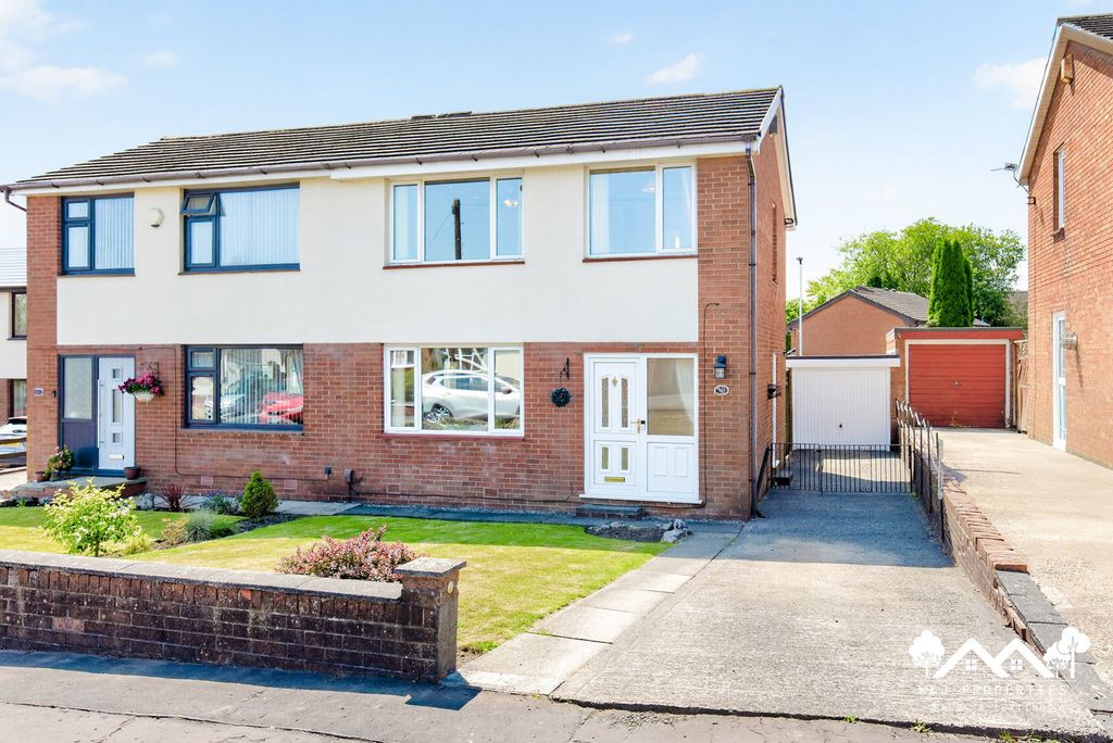 Property photo 1 of 31
