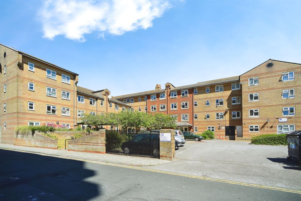 Property photo 1 of 12