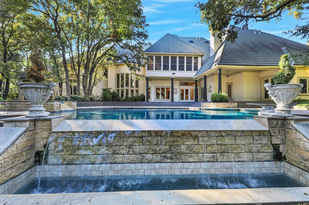 Property photo 1 of 31