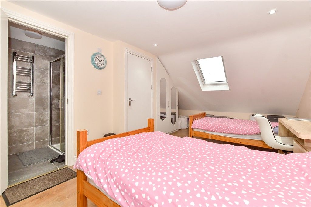 Property photo 1 of 12 Bedroom 1