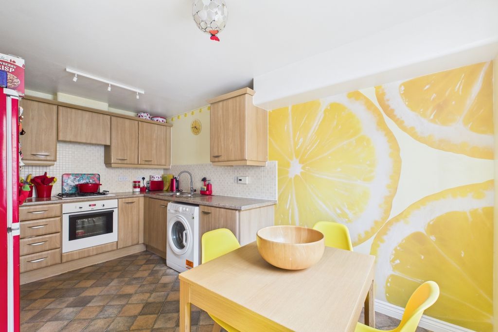 Property photo 2 of 13 Kitchen Diner