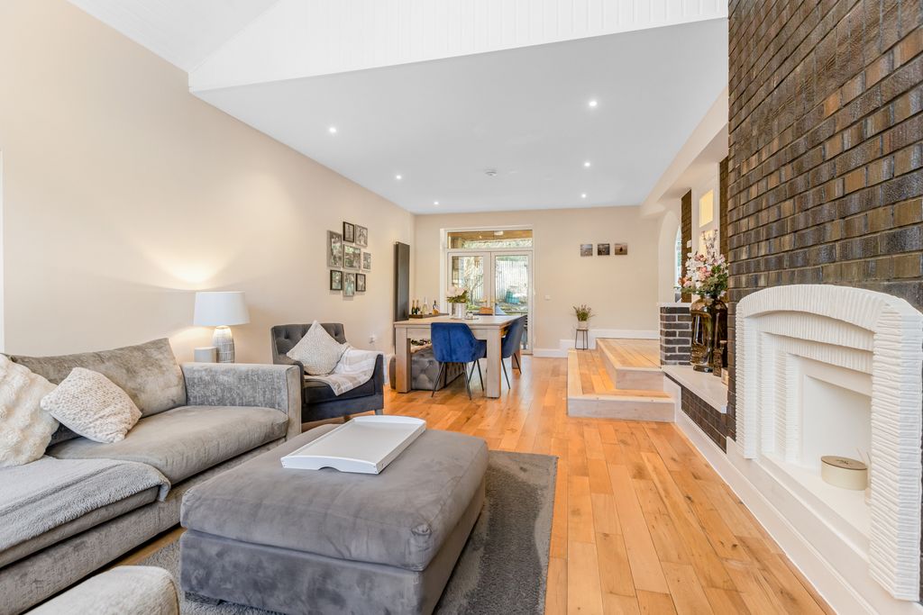 Property photo 3 of 31 Property Image 3