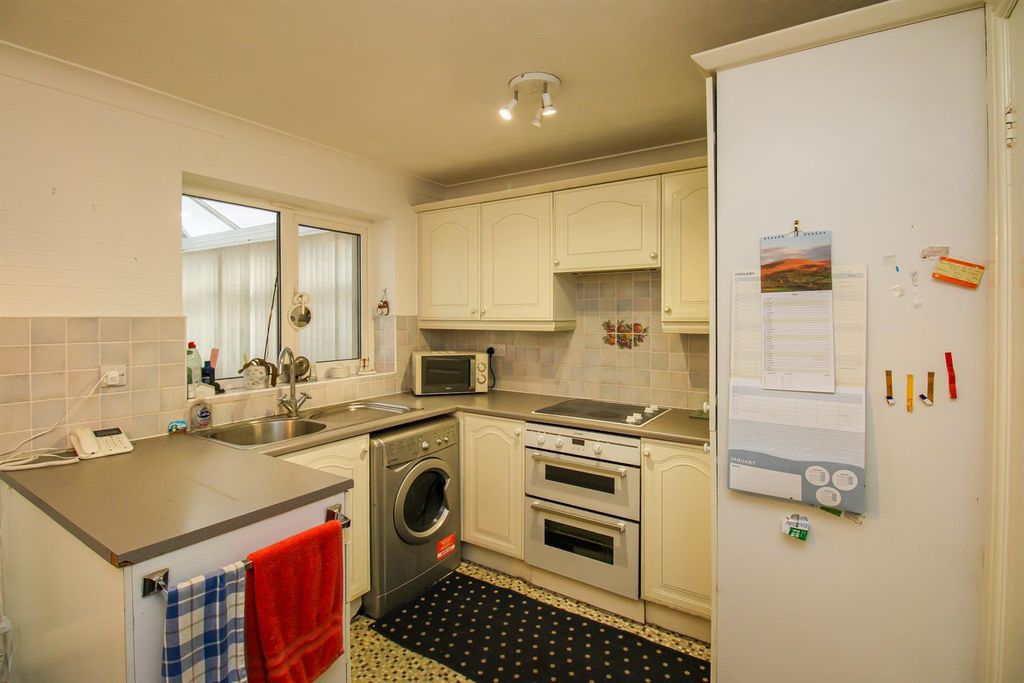 Property photo 2 of 13
