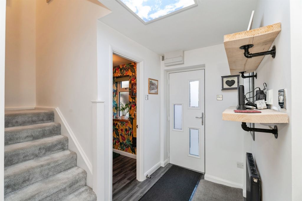 Property photo 2 of 28