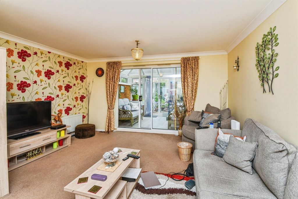Property photo 2 of 16