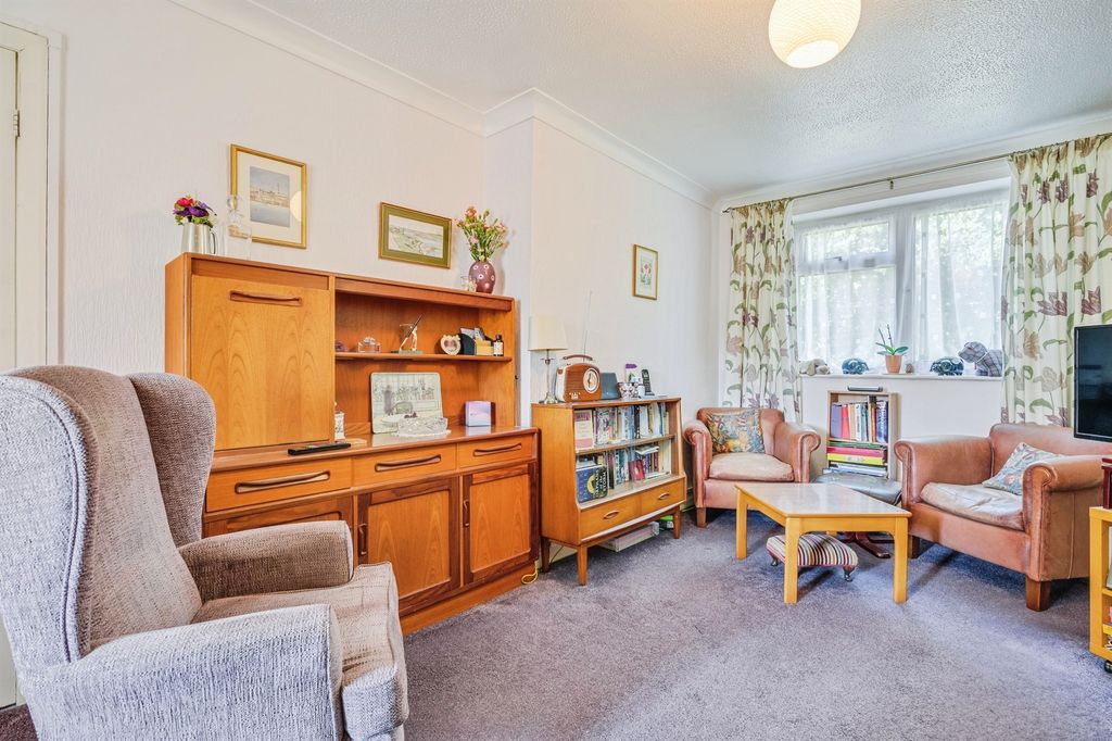 Property photo 2 of 17