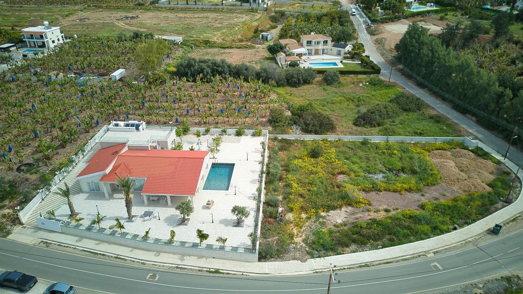 Property photo 3 of 13