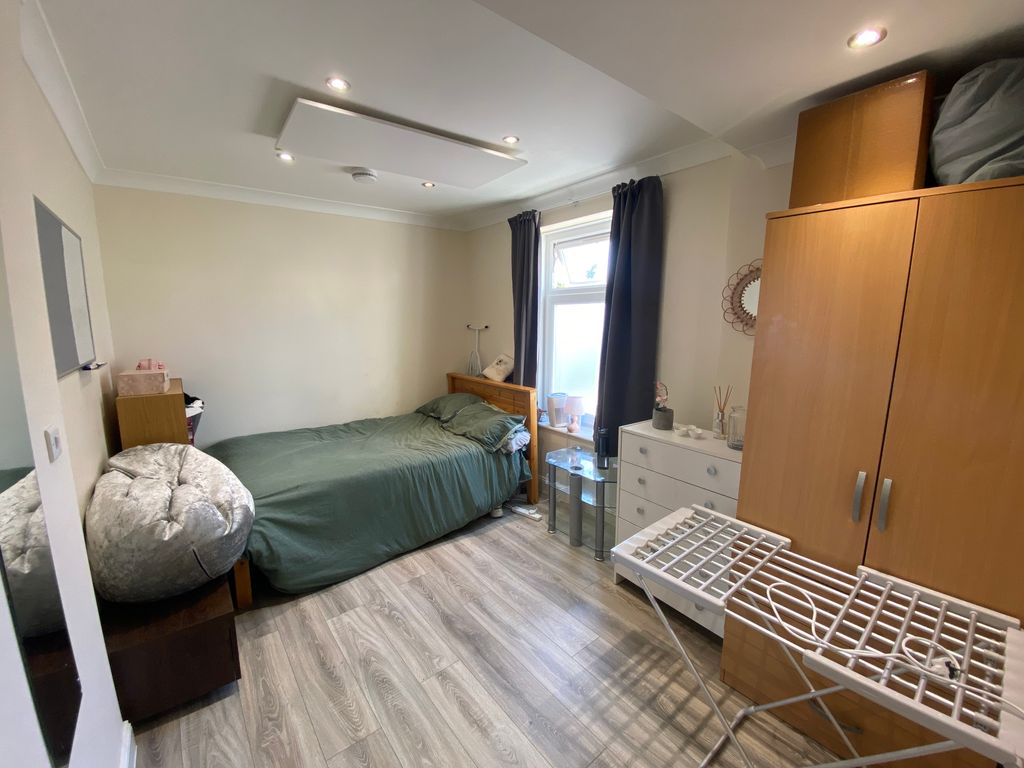 Property photo 3 of 4