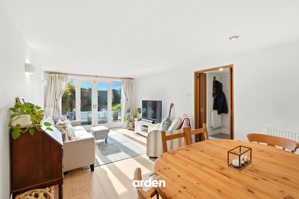 Property photo 2 of 16