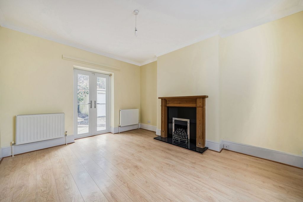 Property photo 2 of 23