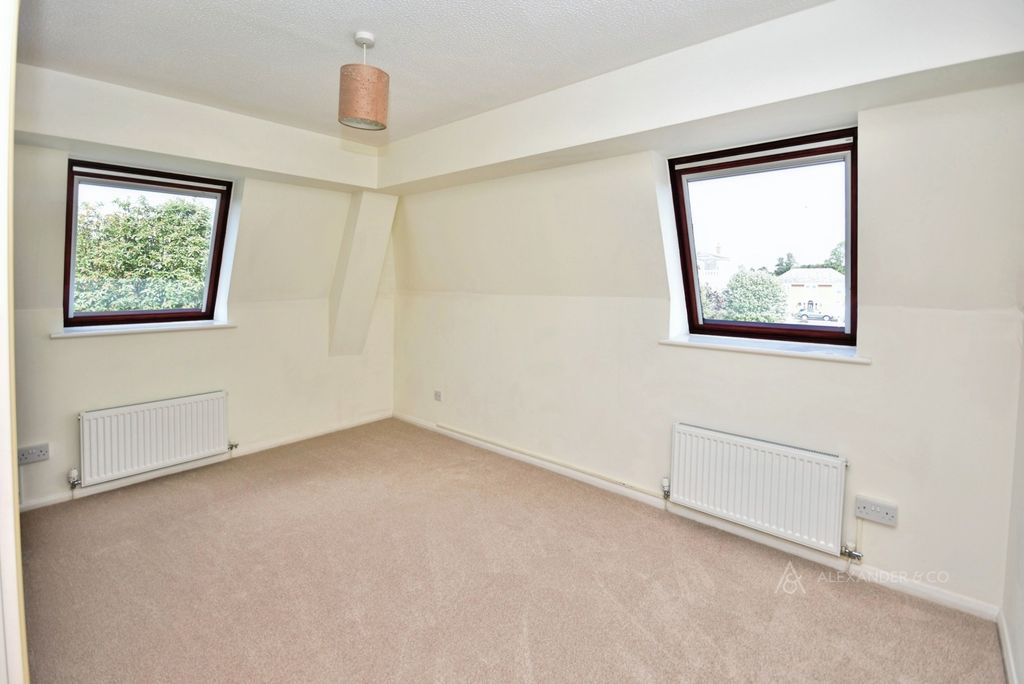 Property photo 3 of 9 Pbox-Img.Jpg