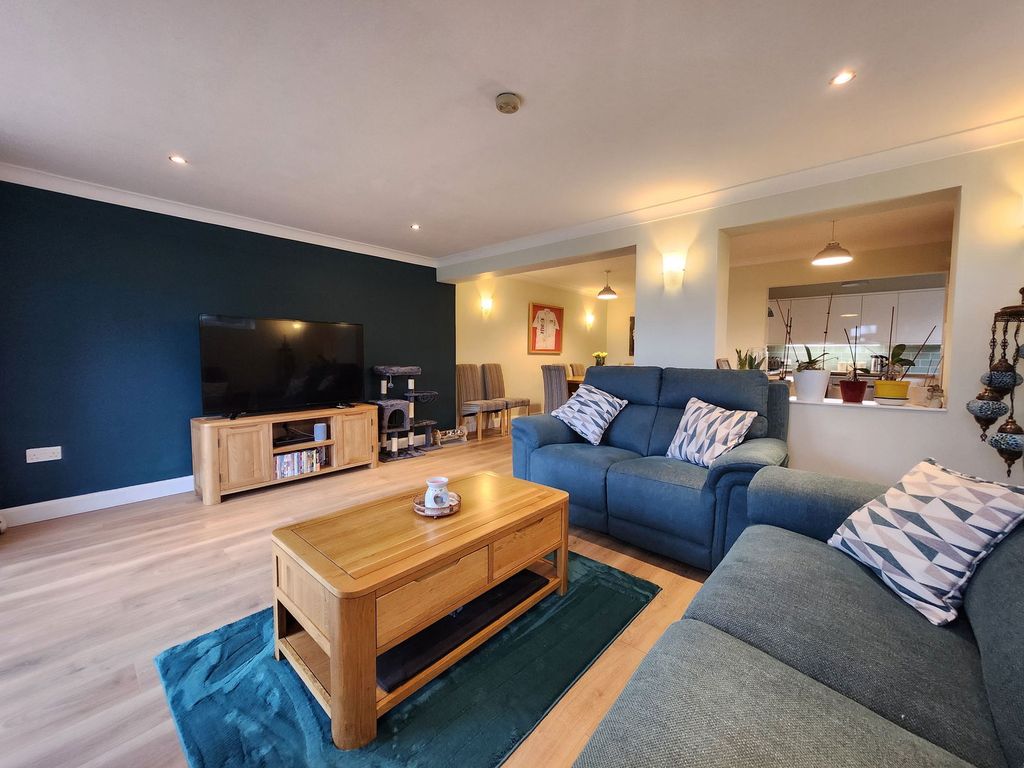 Property photo 2 of 22