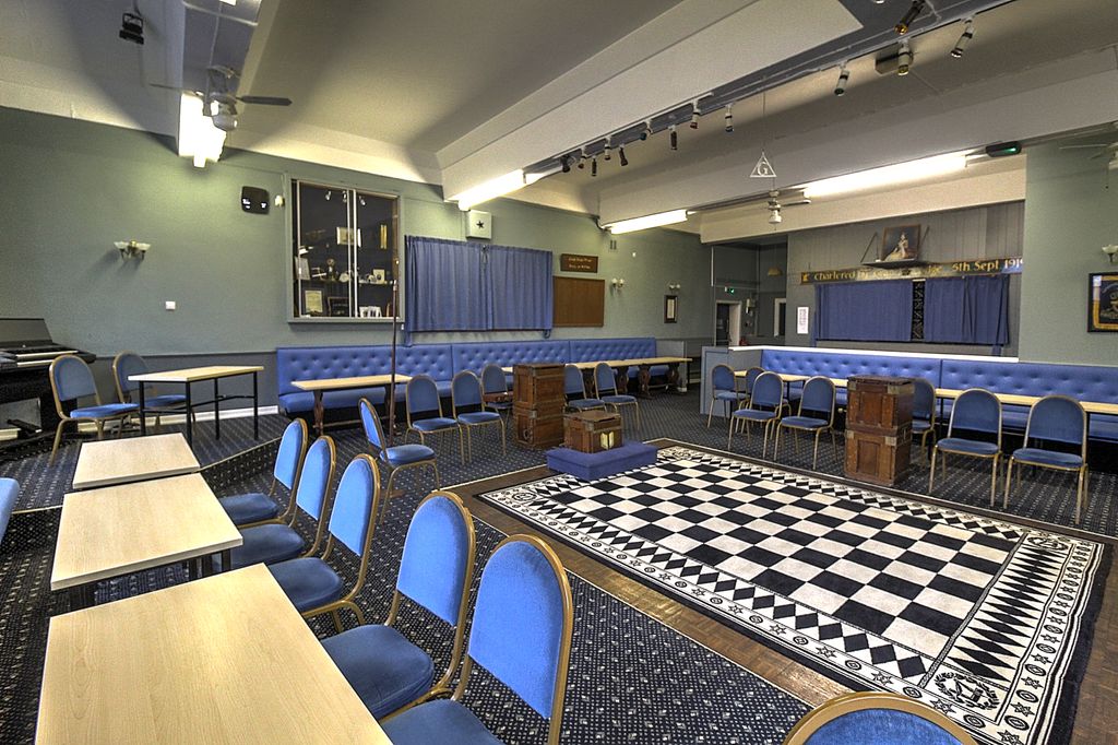 Property photo 3 of 10 Main Hall