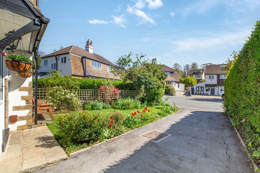 Property photo 2 of 20