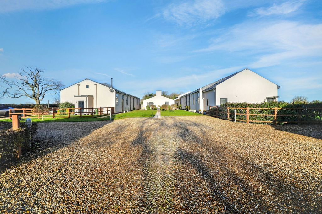 Property photo 1 of 52