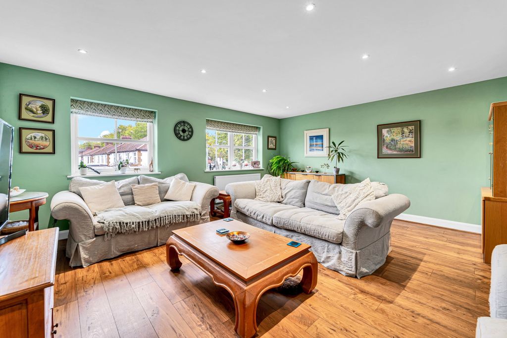 Property photo 2 of 17