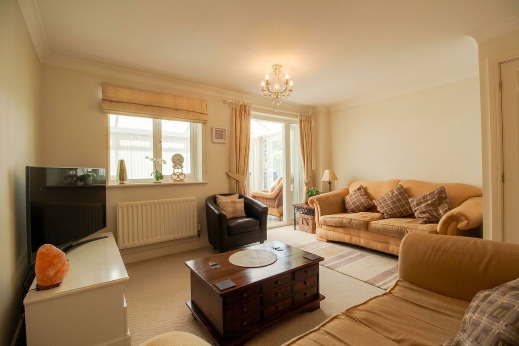 Property photo 2 of 19