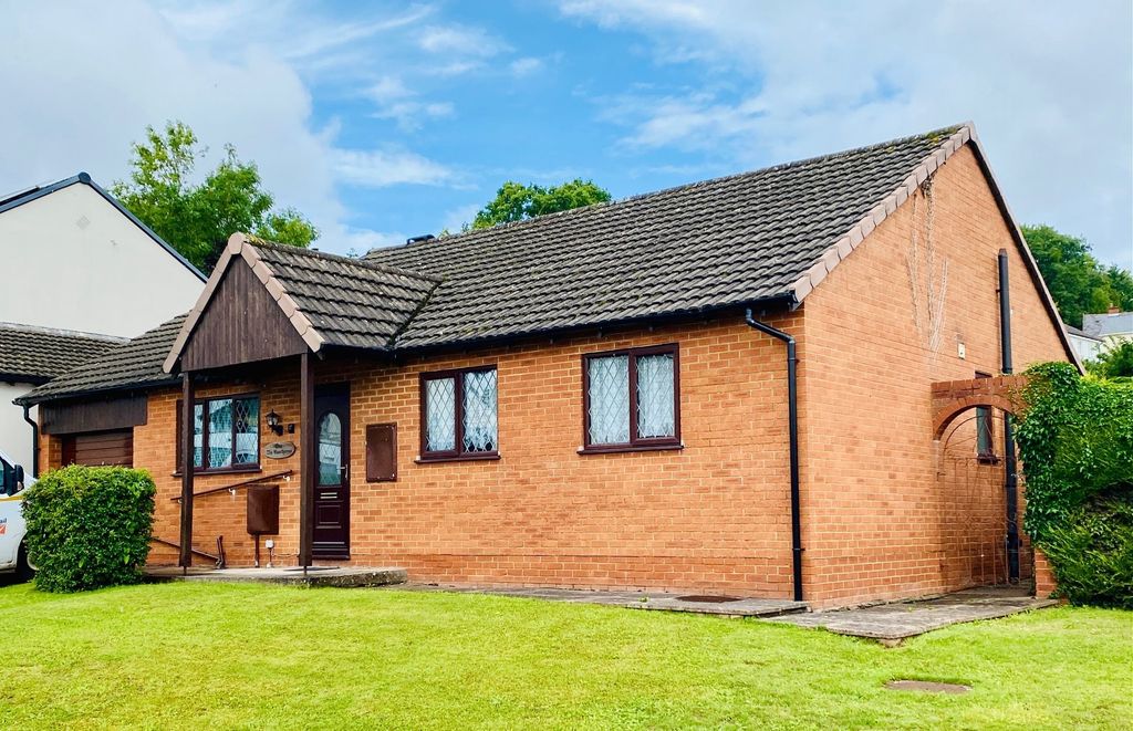 Property photo 1 of 28