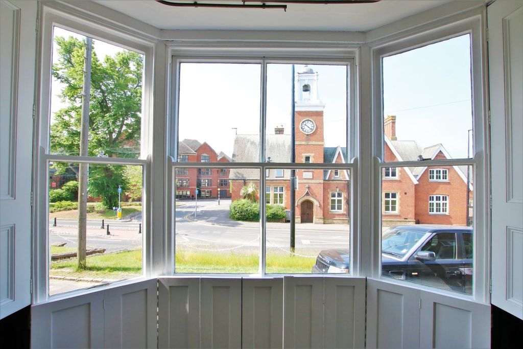 Property photo 2 of 24