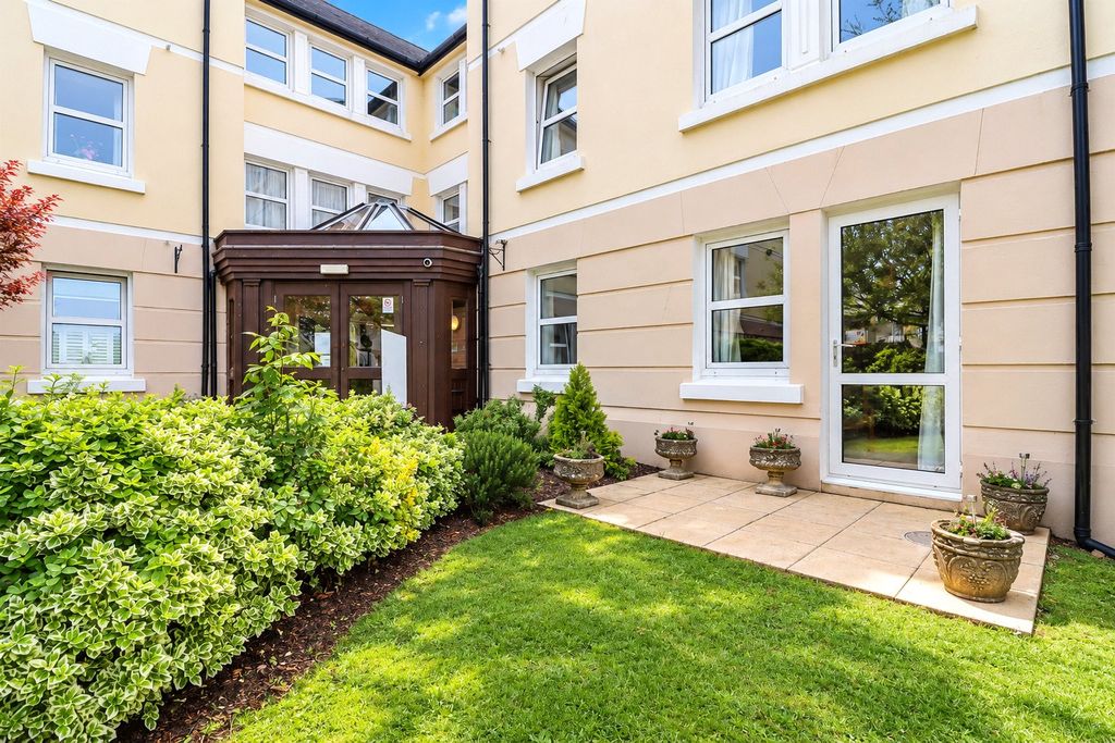 Property photo 1 of 10 Picture No. 17