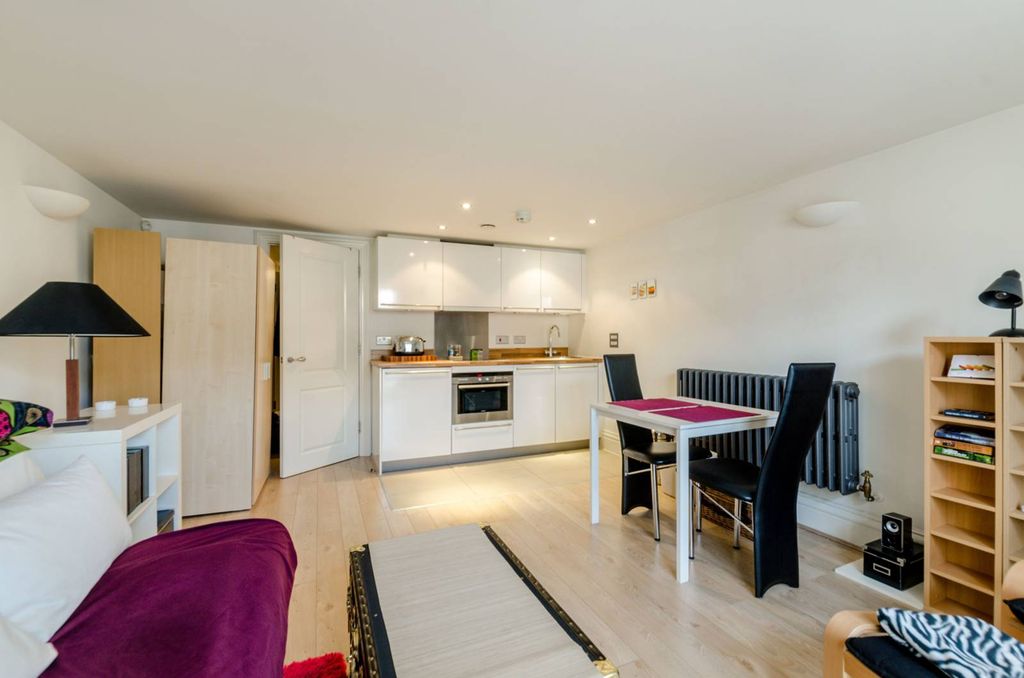 Property photo 2 of 7