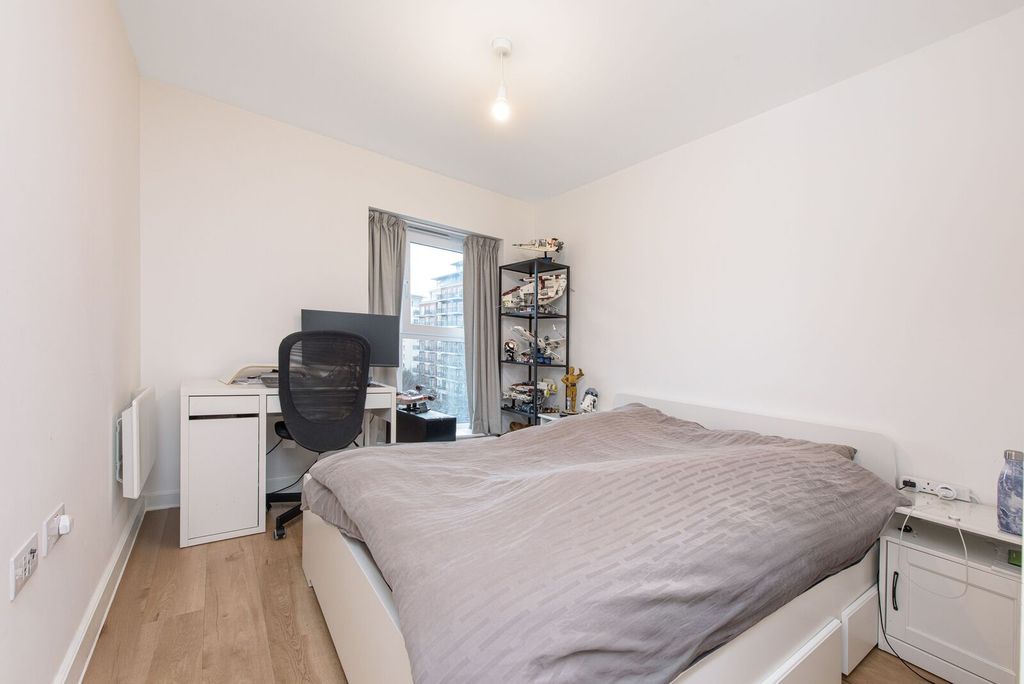 Property photo 3 of 12
