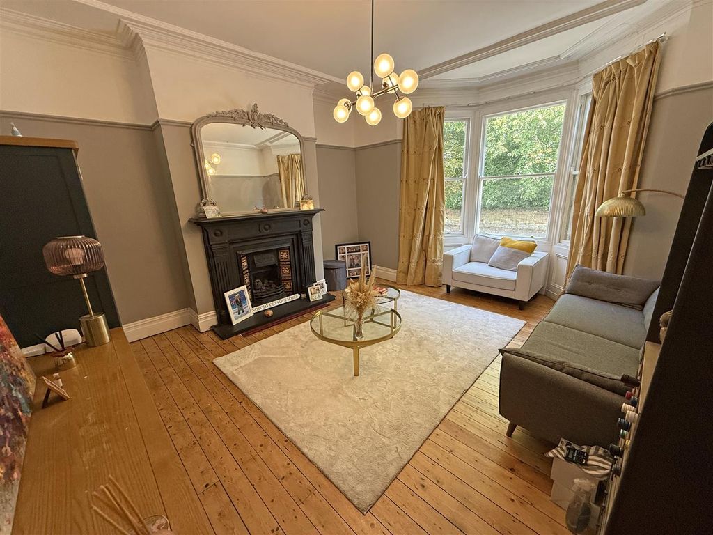 Property photo 2 of 10 Living Room 2.Jpg