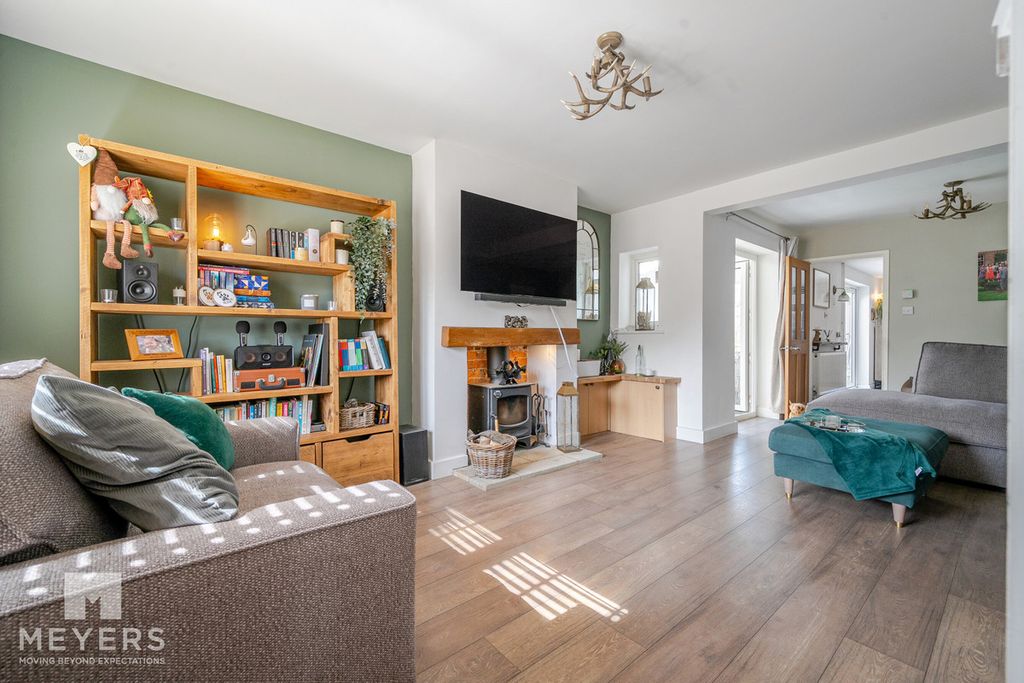 Property photo 3 of 25