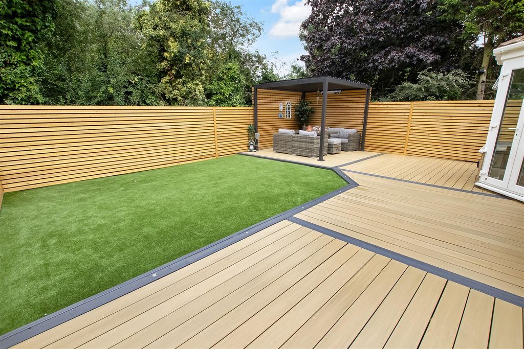 Property photo 2 of 24 Rear Garden (3).Jpg