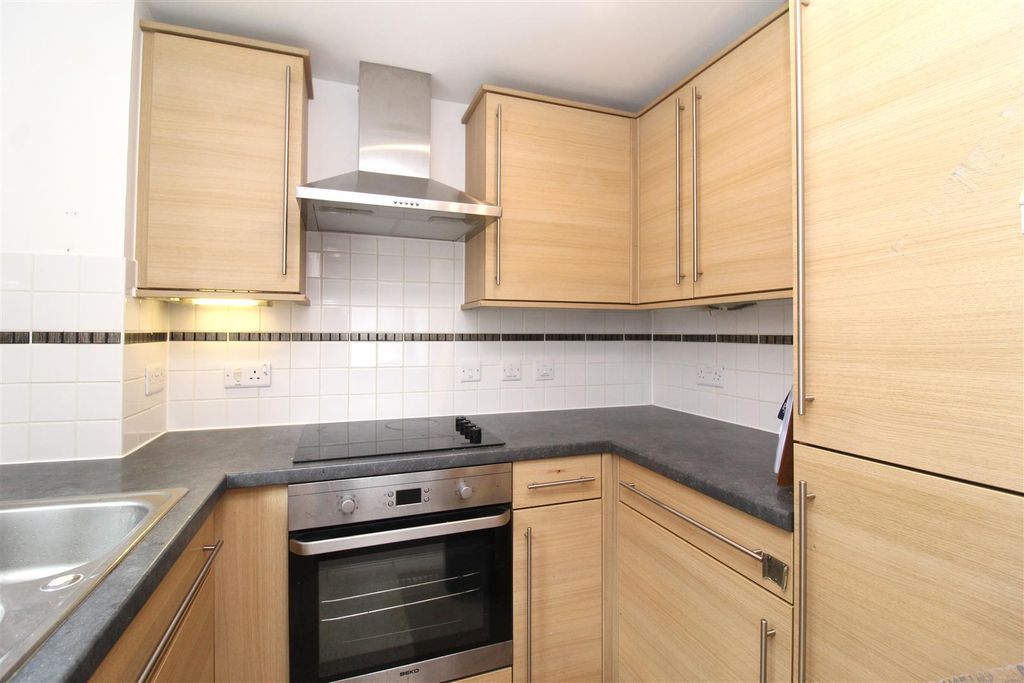Property photo 2 of 12