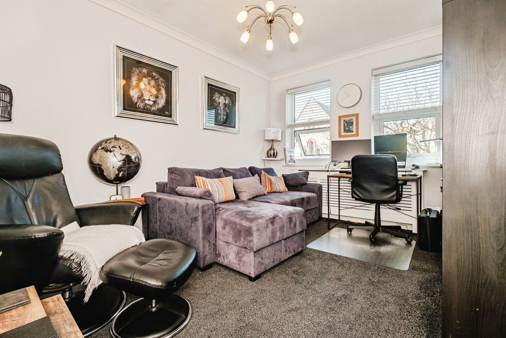 Property photo 3 of 19