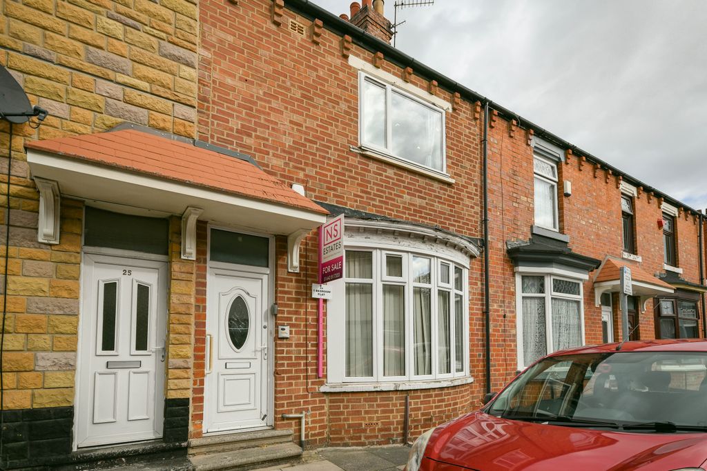 Property photo 1 of 26 Flat 1: Entrance