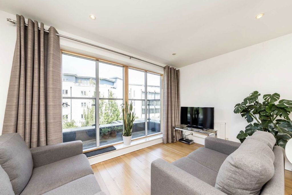 Property photo 3 of 10