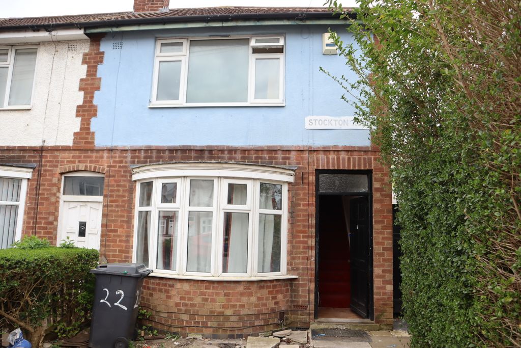 Property photo 2 of 27