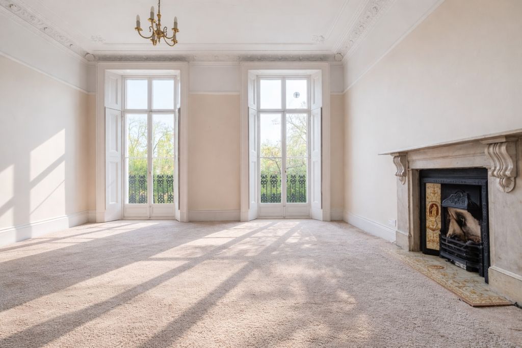 Property photo 1 of 9 Living Room