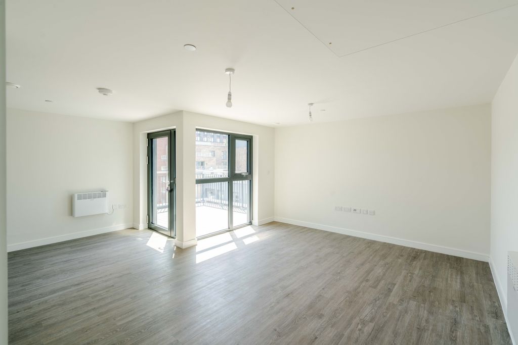 Property photo 3 of 11 10