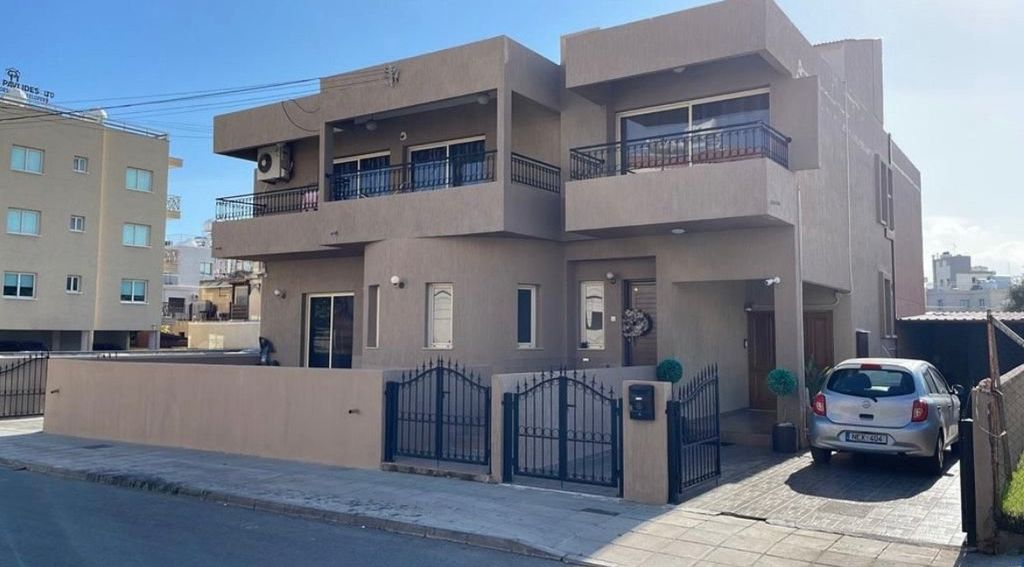 Property photo 1 of 15