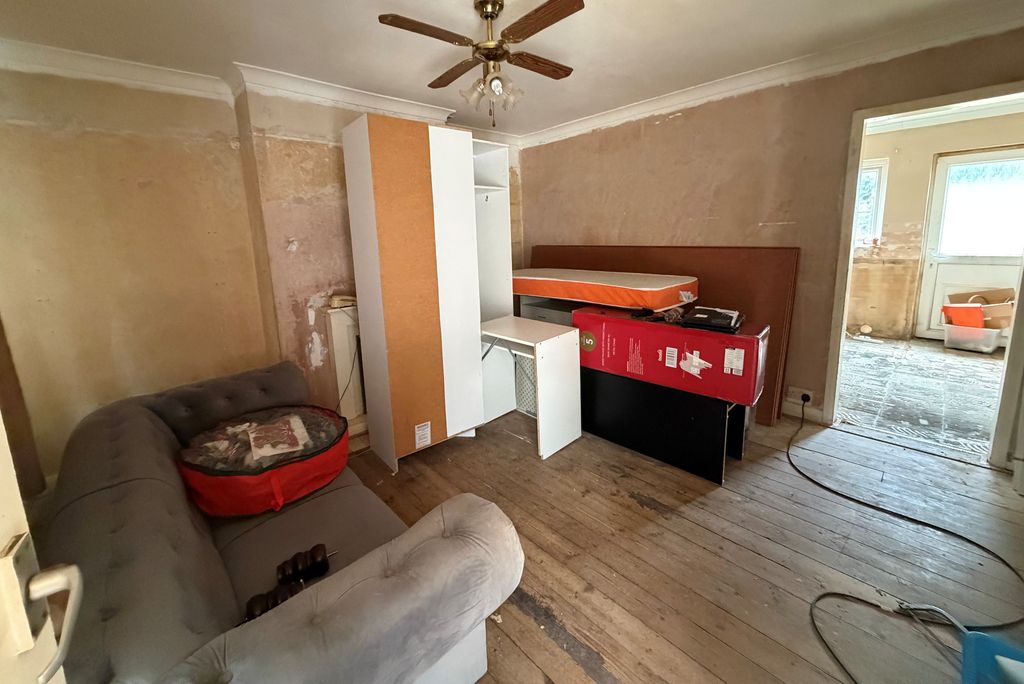 Property photo 3 of 7